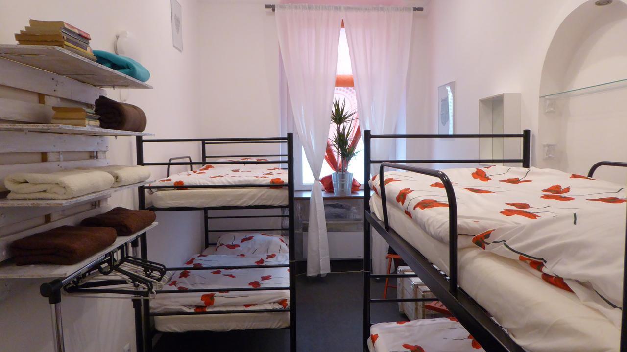 Hostel Flyfly , Darmowy Parking , Rezerwuj Przez Urzadzenia Mobilne -10 Procent *